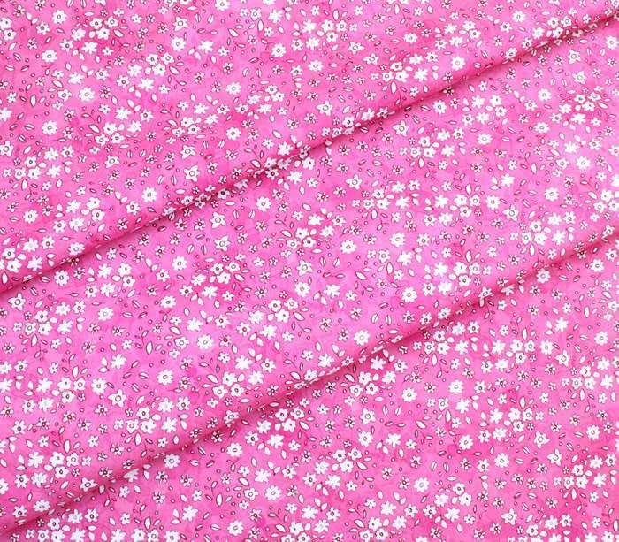 Clothworks / Garden Fresh Y4260-74 Daisies Raspberry